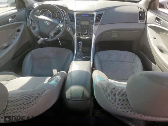 2012 Hyundai Sonata SE с VIN 5NPEC4AC7CH365411, выставлен на аукционе Copart как лот 81581775 с пробегом 199 833 миль миль и Чистый • Clean title. История ставок и продаж доступна на DreamBid. Изображение 8.
