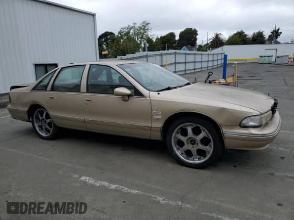 1994 Chevrolet Caprice LS с VIN 1G1BN52PXRR139619, выставлен на аукционе Copart как лот 55675345 с пробегом Не указан миль и Чистый • Clean title. История ставок и продаж доступна на DreamBid. Изображение 4.