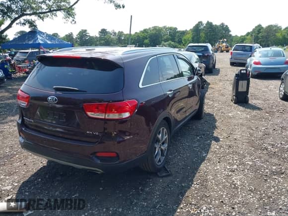 2019 Kia Sorento EX with VIN 5XYPHDA55KG596728, listed as a IAAI auction lot 42914849 with 33,288 mi miles and . Bid and sale history available at DreamBid. Image 4.