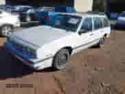 1984 Chevrolet Cavalier z VIN 1G1AD35P0EJ118687, wystawiony jako IAAI lot #43508689 z przebiegiem 887 672 mil mil oraz . Historia ofert i sprzedaży dostępna na DreamBid. Obrazek 2.
