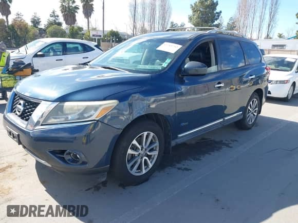 2014 Nissan Pathfinder Platinum Hybrid with VIN 5N1CR2MN1EC638750, listed as a IAAI auction lot 41719792 with 206,286 mi miles and . Bid and sale history available at DreamBid. Image 2.