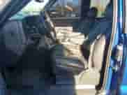 2003 Chevrolet Silverado SS с VIN 2GCEK19N631362489, выставлен на аукционе Copart как лот 83205004 с пробегом 187 556 миль миль и Списание • Salvage title. История ставок и продаж доступна на DreamBid. Изображение 7.