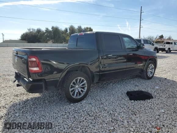 2022 Ram 1500 Laramie z VIN 1C6RREJM3NN253326, wystawiony jako Copart lot #84638404 z przebiegiem 64 757 mil mil oraz Szkoda całkowita • Salvage title. Historia ofert i sprzedaży dostępna na DreamBid. Obrazek 3.
