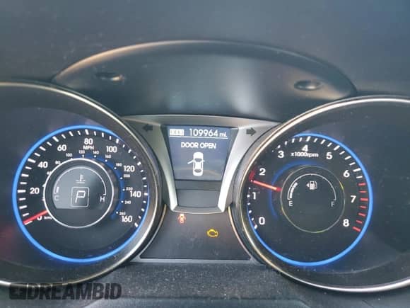 2014 Hyundai Genesis Coupe 2.0T z VIN KMHHT6KD5EU121471, wystawiony jako Copart lot #72702234 z przebiegiem 109 964 mil mil oraz Szkoda całkowita • Salvage title. Historia ofert i sprzedaży dostępna na DreamBid. Obrazek 9.