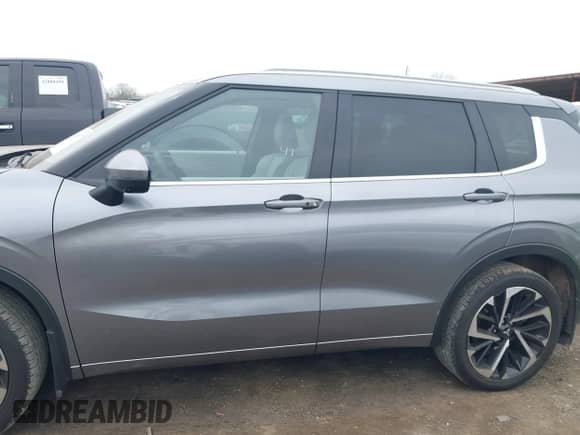 2023 Mitsubishi Outlander SEL with VIN JA4J4VA87PZ031997, listed as a IAAI auction lot 42010477 with 33,649 mi miles and . Bid and sale history available at DreamBid. Image 14.