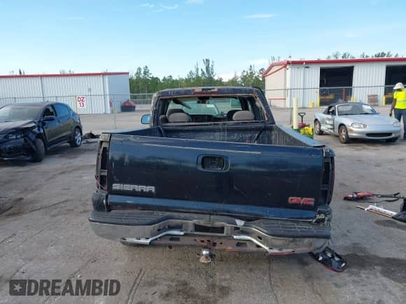 1999 Chevrolet Silverado 1500 LS с VIN 2GCEC19V5X1231797, выставлен на аукционе IAAI как лот 42539702 с пробегом 375 644 миль миль и . История ставок и продаж доступна на DreamBid. Изображение 16.
