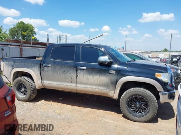 2015 Toyota Tundra Platinum с VIN 5TFAW5F1XFX439058, выставлен на аукционе IAAI как лот 43067362 с пробегом 160 102 миль миль и . История ставок и продаж доступна на DreamBid. Изображение 13.