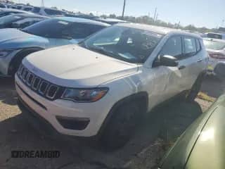 2018 Jeep Compass Sport z VIN 3C4NJCABXJT471193, wystawiony jako Copart lot #85078225 z przebiegiem 167 924 mil mil oraz Czysty tytuł • Clean title. Historia ofert i sprzedaży dostępna na DreamBid. Obrazek 1.