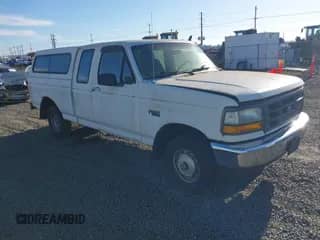 1994 Ford F-150 z VIN 1FTEX14N8RKA61241, wystawiony jako IAAI lot #43507450 z przebiegiem 220 764 mil mil oraz . Historia ofert i sprzedaży dostępna na DreamBid. Obrazek 1.