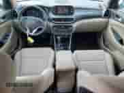 2021 Hyundai Tucson Value z VIN KM8J33A40MU315079, wystawiony jako Copart lot #80820885 z przebiegiem 57 504 mil mil oraz Szkoda całkowita • Salvage title. Historia ofert i sprzedaży dostępna na DreamBid. Obrazek 8.