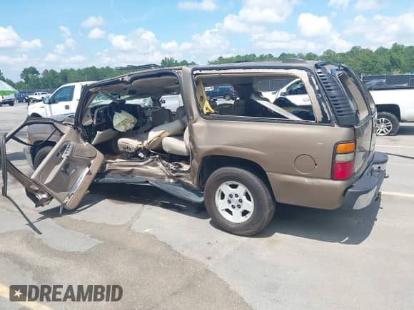 2004 Chevrolet Suburban LT с VIN 1GNEC16Z04J220383, выставлен на аукционе IAAI как лот 42716671 с пробегом Не указан миль и . История ставок и продаж доступна на DreamBid. Изображение 3.