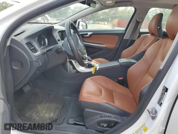 2018 Volvo S60 Inscription Platinum z VIN LYV402TM9JB170194, wystawiony jako Copart lot #60866295 z przebiegiem 42 962 mil mil oraz Szkoda całkowita • Salvage title. Historia ofert i sprzedaży dostępna na DreamBid. Obrazek 7.