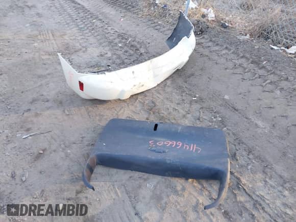 2010 Chevrolet HHR LS с VIN 3GCAAADB2AS588321, выставлен на аукционе IAAI как лот 41466603 с пробегом 223 301 миль миль и . История ставок и продаж доступна на DreamBid. Изображение 12.