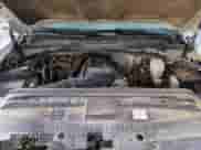 2015 Chevrolet Silverado 2500HD Work Truck z VIN 1GC2KUEG5FZ118338, wystawiony jako Copart lot #57356925 z przebiegiem 221 437 mil mil oraz Szkoda całkowita • Salvage title. Historia ofert i sprzedaży dostępna na DreamBid. Obrazek 11.