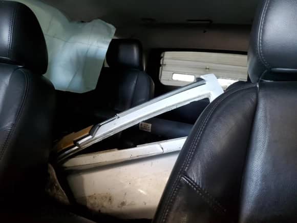 2014 Chevrolet Tahoe LT z VIN 1GNSKBE02ER140441, wystawiony jako Copart lot #70023515 z przebiegiem Nie podano mil oraz Nie do naprawy • Non repairable. Historia ofert i sprzedaży dostępna na DreamBid. Obrazek 10.