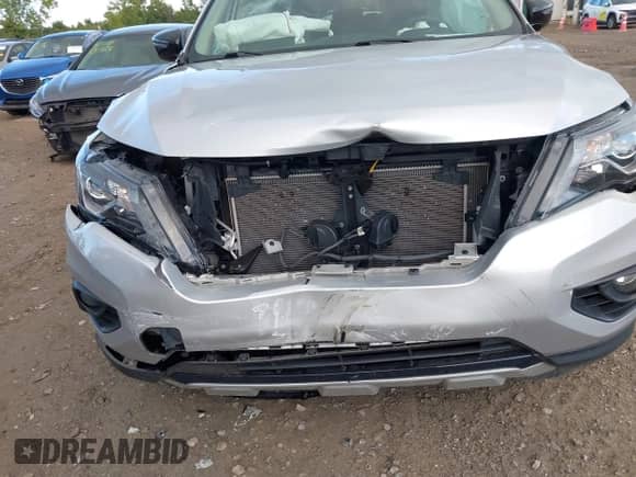 2020 Nissan Pathfinder SV with VIN 5N1DR2BM6LC624533, listed as a IAAI auction lot 43068667 with 61,035 mi miles and . Bid and sale history available at DreamBid. Image 6.