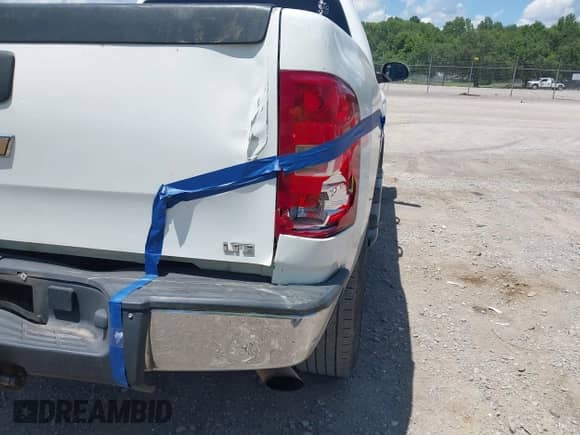 2010 Chevrolet Silverado 2500HD LTZ z VIN 1GC4KYBG0AF146367, wystawiony jako IAAI lot #42728892 z przebiegiem 327 718 mil mil oraz . Historia ofert i sprzedaży dostępna na DreamBid. Obrazek 6.