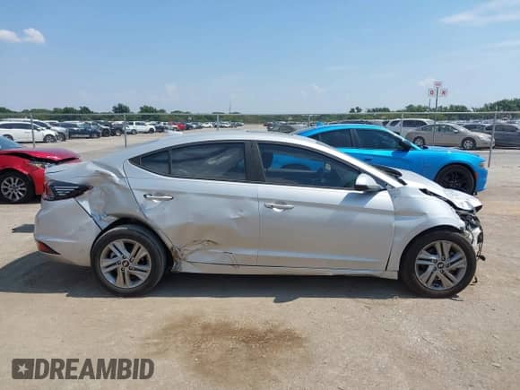 2019 Hyundai Elantra Value Edition z VIN 5NPD84LF4KH450404, wystawiony jako IAAI lot #43251128 z przebiegiem 99 895 mil mil oraz . Historia ofert i sprzedaży dostępna na DreamBid. Obrazek 13.