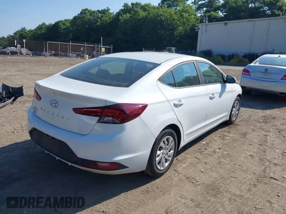 2019 Hyundai Elantra SE с VIN 5NPD74LF8KH462302, выставлен на аукционе IAAI как лот 42645421 с пробегом 85 554 миль миль и . История ставок и продаж доступна на DreamBid. Изображение 4.