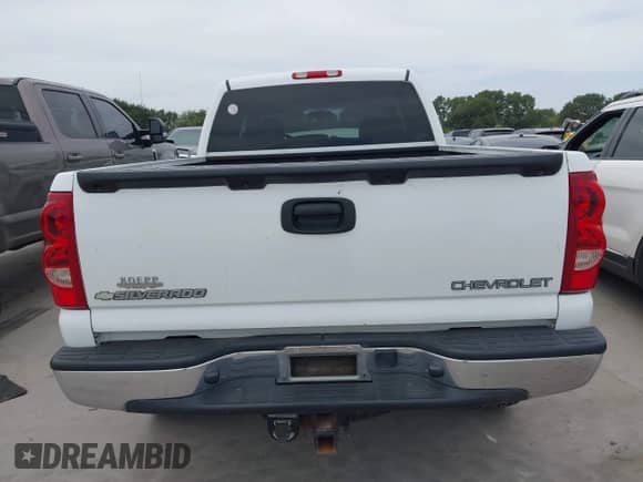2003 Chevrolet Silverado 1500HD LS с VIN 1GCGC13U43F221791, выставлен на аукционе IAAI как лот 42794725 с пробегом 126 318 миль миль и . История ставок и продаж доступна на DreamBid. Изображение 16.