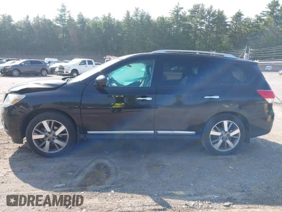 2014 Nissan Pathfinder SV with VIN 5N1AR2MM6EC608190, listed as a IAAI auction lot 42501563 with 139,358 mi miles and . Bid and sale history available at DreamBid. Image 14.