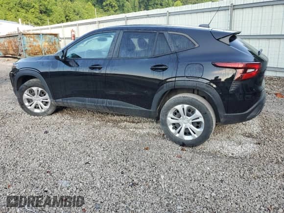 2024 Chevrolet Trax LS с VIN KL77LFE25RC011829, выставлен на аукционе Copart как лот 63186655 с пробегом 37 299 миль миль и Списание • Salvage title. История ставок и продаж доступна на DreamBid. Изображение 2.