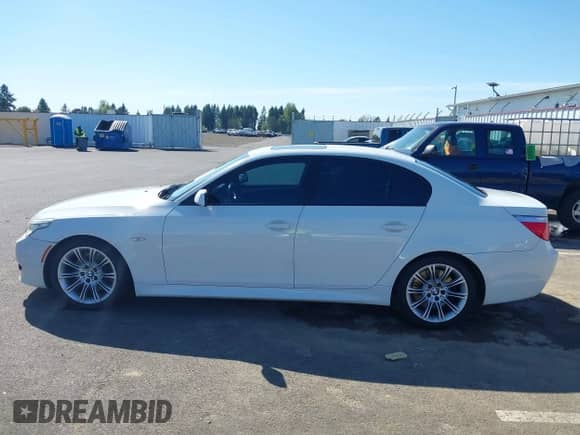 2010 BMW 5 Series 535i с VIN WBANW1C52AC164252, выставлен на аукционе IAAI как лот 42067079 с пробегом 134 290 миль миль и . История ставок и продаж доступна на DreamBid. Изображение 14.