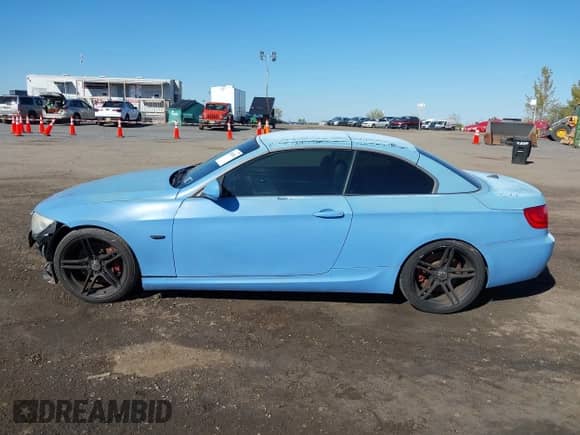 2011 BMW 3 Series 335is с VIN WBADX1C50BE570111, выставлен на аукционе IAAI как лот 43508136 с пробегом 105 738 миль миль и . История ставок и продаж доступна на DreamBid. Изображение 14.