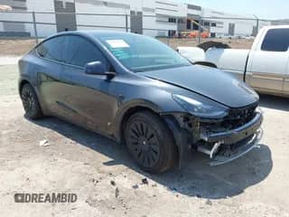 2024 Tesla Model Y с VIN 7SAYGDED8RF057226, выставлен на аукционе IAAI как лот 42962088 с пробегом 13 839 миль миль и . История ставок и продаж доступна на DreamBid. Изображение 1.