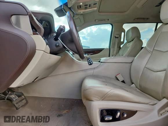 2016 Cadillac Escalade ESV Luxury Collection с VIN 1GYS3HKJ5GR186123, выставлен на аукционе Copart как лот 61605215 с пробегом 201 556 миль миль и Чистый • Clean title. История ставок и продаж доступна на DreamBid. Изображение 7.