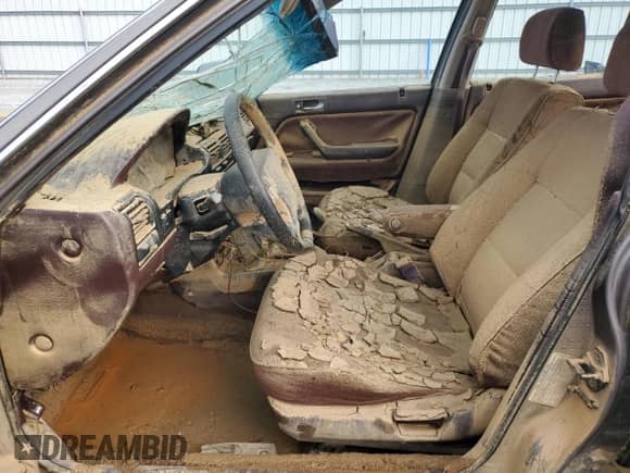 1993 Honda Accord LX с VIN 1HGCB7551PA000969, выставлен на аукционе Copart как лот 78876294 с пробегом 281 594 миль миль и Списание • Salvage title. История ставок и продаж доступна на DreamBid. Изображение 7.