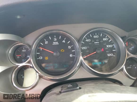 2010 Chevrolet Silverado 2500HD LT с VIN 1GC4KXBG4AF100292, выставлен на аукционе Copart как лот 54667115 с пробегом 243 577 миль миль и Списание • Salvage title. История ставок и продаж доступна на DreamBid. Изображение 9.