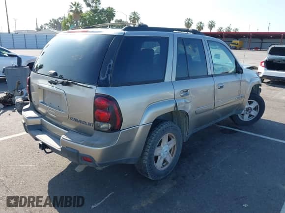 2002 Chevrolet TrailBlazer LS with VIN 1GNDT13S122304657, listed as a IAAI auction lot 42516316 with 189,556 mi miles and . Bid and sale history available at DreamBid. Image 4.