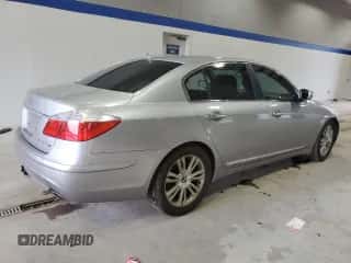 2009 Hyundai Genesis z VIN KMHGC46F69U055403, wystawiony jako Copart lot #72923634 z przebiegiem 177 195 mil mil oraz Czysty tytuł • Clean title. Historia ofert i sprzedaży dostępna na DreamBid. Obrazek 3.