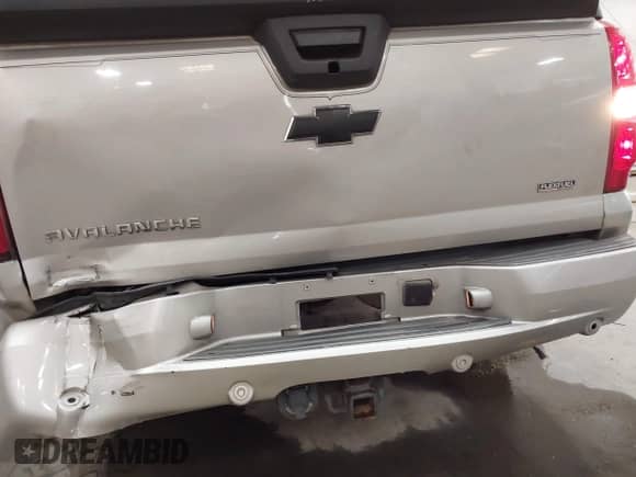 2007 Chevrolet Avalanche LTZ with VIN 3GNEC12037G144865, listed as a IAAI auction lot 42592982 with 160,962 mi miles and . Bid and sale history available at DreamBid. Image 6.