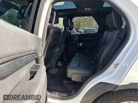 2017 Land Rover Discovery HSE с VIN SALRRBBV7HA045677, выставлен на аукционе IAAI как лот 41771888 с пробегом 122 284 миль миль и . История ставок и продаж доступна на DreamBid. Изображение 8.