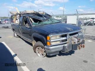 1996 Chevrolet Silverado 2500 с VIN 1GCGK29R8TE141542, выставлен на аукционе IAAI как лот 43244136 с пробегом 251 103 миль миль и . История ставок и продаж доступна на DreamBid. Изображение 1.