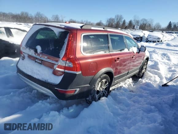 2015 Volvo XC70 Premier with VIN YV4952NKXF1208398, listed as a Copart auction lot 45670095 with 119,966 mi miles and Salvage title. Bid and sale history available at DreamBid. Image 3.
