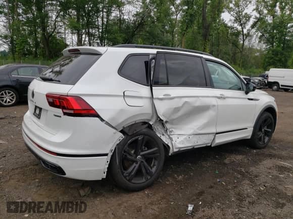 2024 Volkswagen Tiguan SE R-Line Black с VIN 3VV8B7AX8RM025872, выставлен на аукционе Copart как лот 64282855 с пробегом 16 071 миль миль и Списание • Salvage title. История ставок и продаж доступна на DreamBid. Изображение 3.