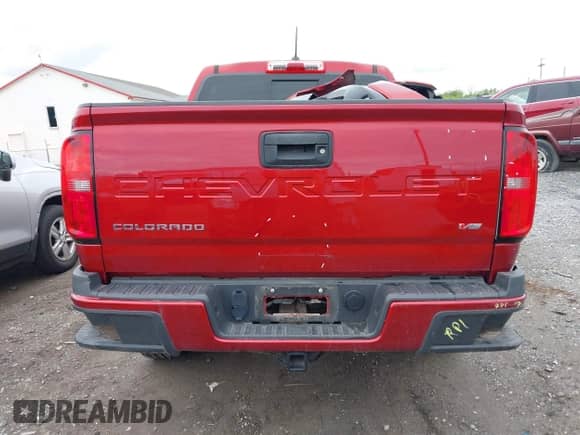 2021 Chevrolet Colorado 4WD LT z VIN 1GCGTCEN8M1169498, wystawiony jako IAAI lot #42312369 z przebiegiem 28 225 mil mil oraz . Historia ofert i sprzedaży dostępna na DreamBid. Obrazek 16.