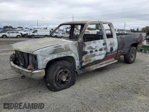 2000 Chevrolet Silverado 2500 с VIN 1GCGK29J0YF509546, выставлен на аукционе Copart как лот 72070175 с пробегом Не указан миль и Списание • Salvage title. История ставок и продаж доступна на DreamBid. Изображение 1.