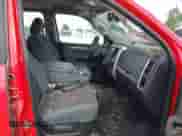 2017 Ram 1500 Big Horn z VIN 3C6RR7LT7HG602713, wystawiony jako IAAI lot #42673138 z przebiegiem 52 603 mil mil oraz . Historia ofert i sprzedaży dostępna na DreamBid. Obrazek 5.