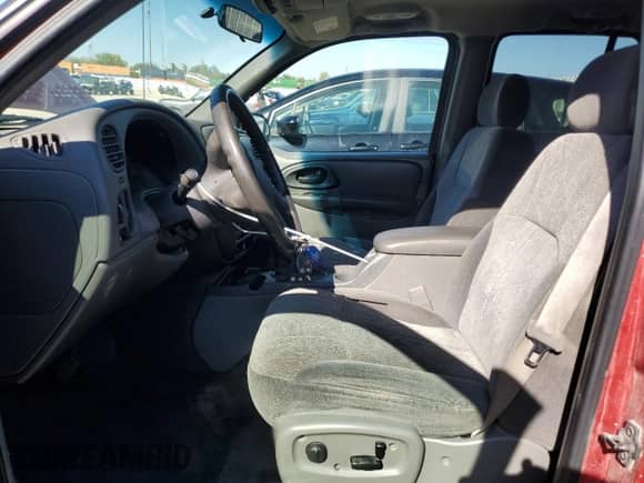 2004 Chevrolet TrailBlazer LS with VIN 1GNDT13SX42119929, listed as a Copart auction lot 85522305 with 165,163 mi miles and Clean title. Bid and sale history available at DreamBid. Image 7.