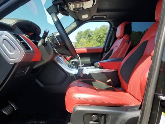 2020 Land Rover Range Rover Sport HSE Dynamic с VIN SALWR2SE1LA710150, выставлен на аукционе Copart как лот 58996245 с пробегом 89 384 миль миль и Списание • Salvage title. История ставок и продаж доступна на DreamBid. Изображение 7.