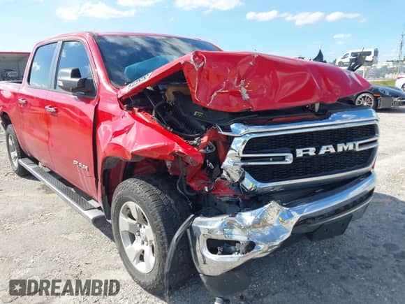 2020 Ram 1500 Lone Star z VIN 1C6RREFM3LN289359, wystawiony jako IAAI lot #43193394 z przebiegiem 116 790 mil mil oraz . Historia ofert i sprzedaży dostępna na DreamBid. Obrazek 6.