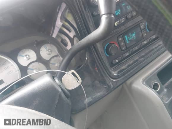 2005 Chevrolet Suburban LS с VIN 3GNEC16Z75G133051, выставлен на аукционе IAAI как лот 41415463 с пробегом 137 792 миль миль и . История ставок и продаж доступна на DreamBid. Изображение 11.