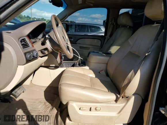 2012 Chevrolet Suburban LT с VIN 1GNSKJE78CR300360, выставлен на аукционе Copart как лот 81793885 с пробегом 246 292 миль миль и Чистый • Clean title. История ставок и продаж доступна на DreamBid. Изображение 7.