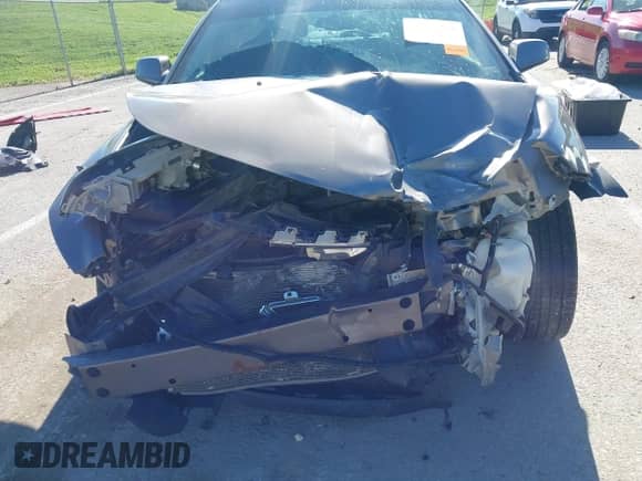 2012 Chevrolet Malibu 3LT z VIN 1G1ZF5E78CF119482, wystawiony jako IAAI lot #42305828 z przebiegiem 133 993 mil mil oraz . Historia ofert i sprzedaży dostępna na DreamBid. Obrazek 6.