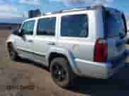 2007 Jeep Commander Sport с VIN 1J8HG48P07C529103, выставлен на аукционе IAAI как лот 43517857 с пробегом 133 523 миль миль и . История ставок и продаж доступна на DreamBid. Изображение 3.