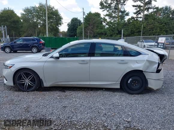 2021 Honda Accord Touring с VIN 1HGCV2F92MA017531, выставлен на аукционе IAAI как лот 43095259 с пробегом 27 787 миль миль и . История ставок и продаж доступна на DreamBid. Изображение 14.